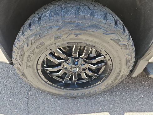 Used 2019 GMC Sierra 1500 SLT w/ SLT Premium Plus Package AWD/4WD image 26