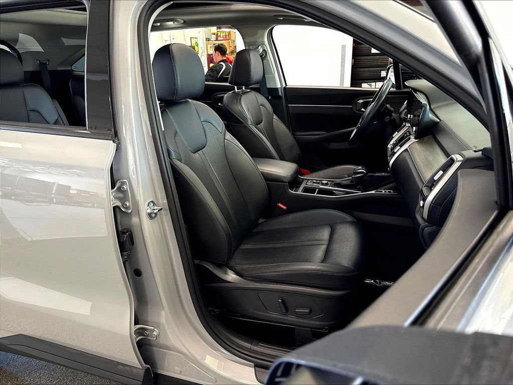 Certified 2023 Kia Sorento X-Line EX AWD/4WD image 34