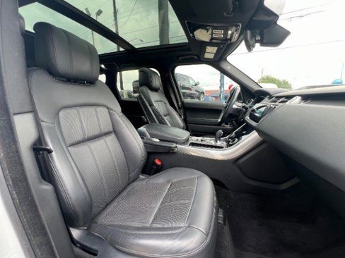 Used 2019 Land Rover Range Rover Sport HSE image 13