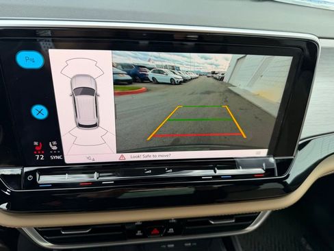 New 2026 Volkswagen Atlas Cross Sport SE image 26