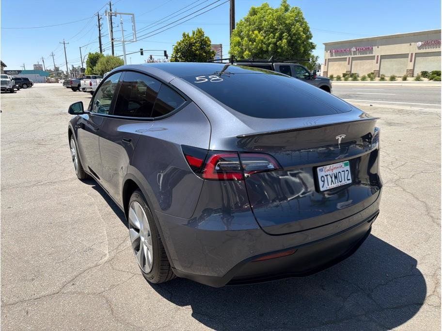 Used 2021 Tesla Model Y Long Range AWD/4WD image 16