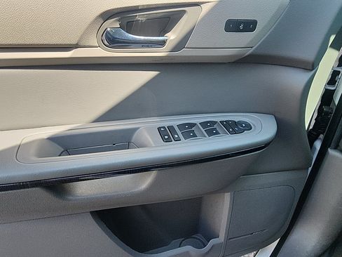 Used 2017 Chevrolet Traverse Premier FWD image 15