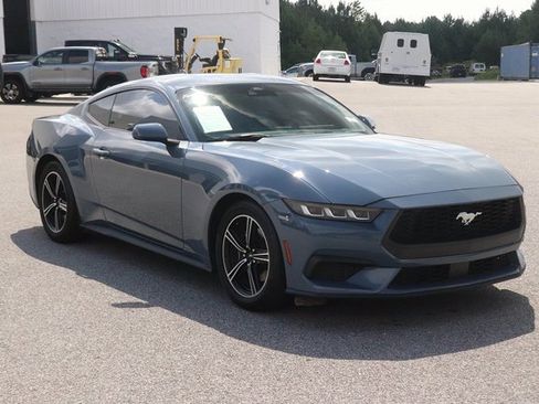 Used 2024 Ford Mustang Premium image 3