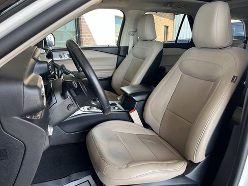 Used 2020 Ford Explorer Limited AWD/4WD image 15