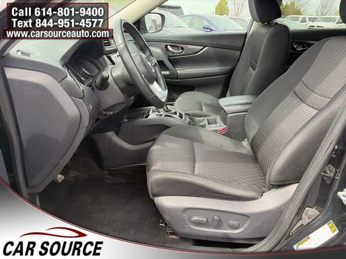 Used 2019 Nissan Rogue SV image 15