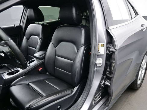 Used 2018 Mercedes-Benz GLA 250 image 13
