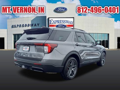 Used 2025 Ford Explorer ST-Line w/ ST-Line Street Pack image 6