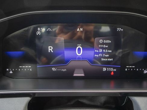 Used 2025 Volkswagen Jetta SE FWD image 17
