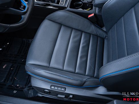 Used 2024 Volkswagen Golf R 4-Door image 19