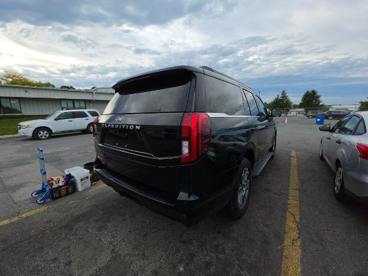 Used 2025 Ford Expedition Active AWD/4WD image 5