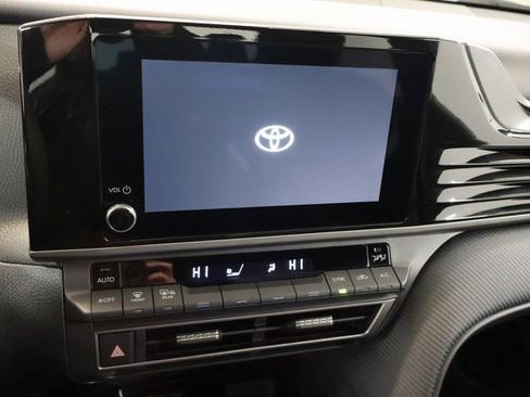 Certified 2025 Toyota Camry SE image 21