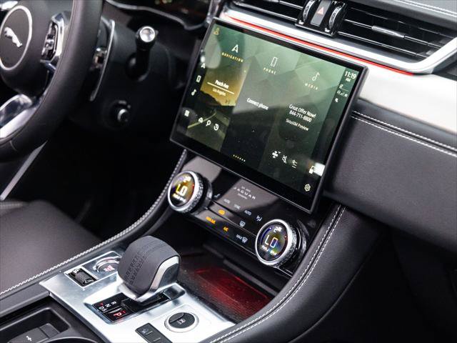 New 2025 Jaguar F-PACE R-Dynamic S AWD/4WD image 31