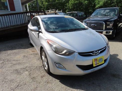 Used 2013 Hyundai Elantra GLS w/ Preferred Pkg FWD image 4