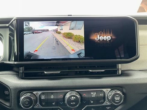 New 2025 Jeep Gladiator Sport AWD/4WD image 29