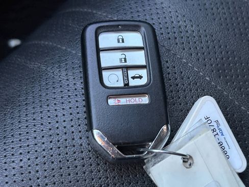 Used 2019 Honda Accord Touring image 27
