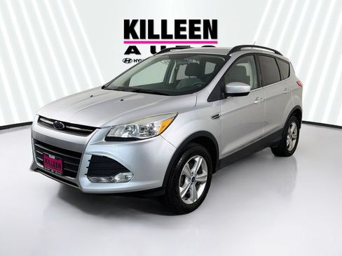 Used 2016 Ford Escape SE w/ Equipment Group 201A FWD image 3