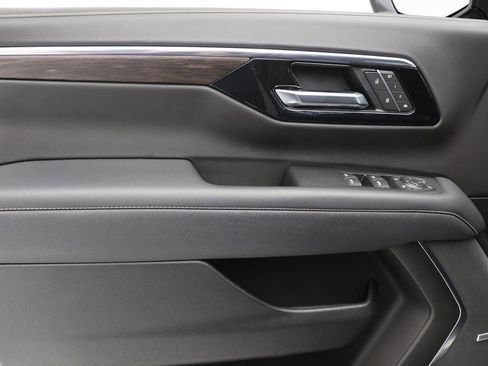 Used 2025 Chevrolet Tahoe Premier image 16