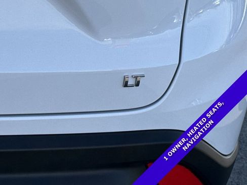 Used 2025 Chevrolet Trax LT w/ LT Convenience Package image 9