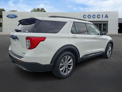 Certified 2023 Ford Explorer XLT w/ Equipment Group 202A AWD/4WD image 4