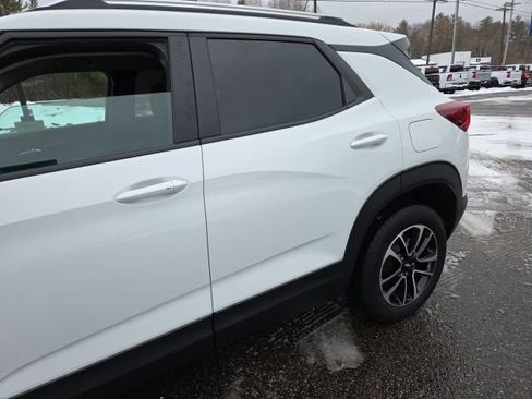 Used 2025 Chevrolet TrailBlazer LT image 17
