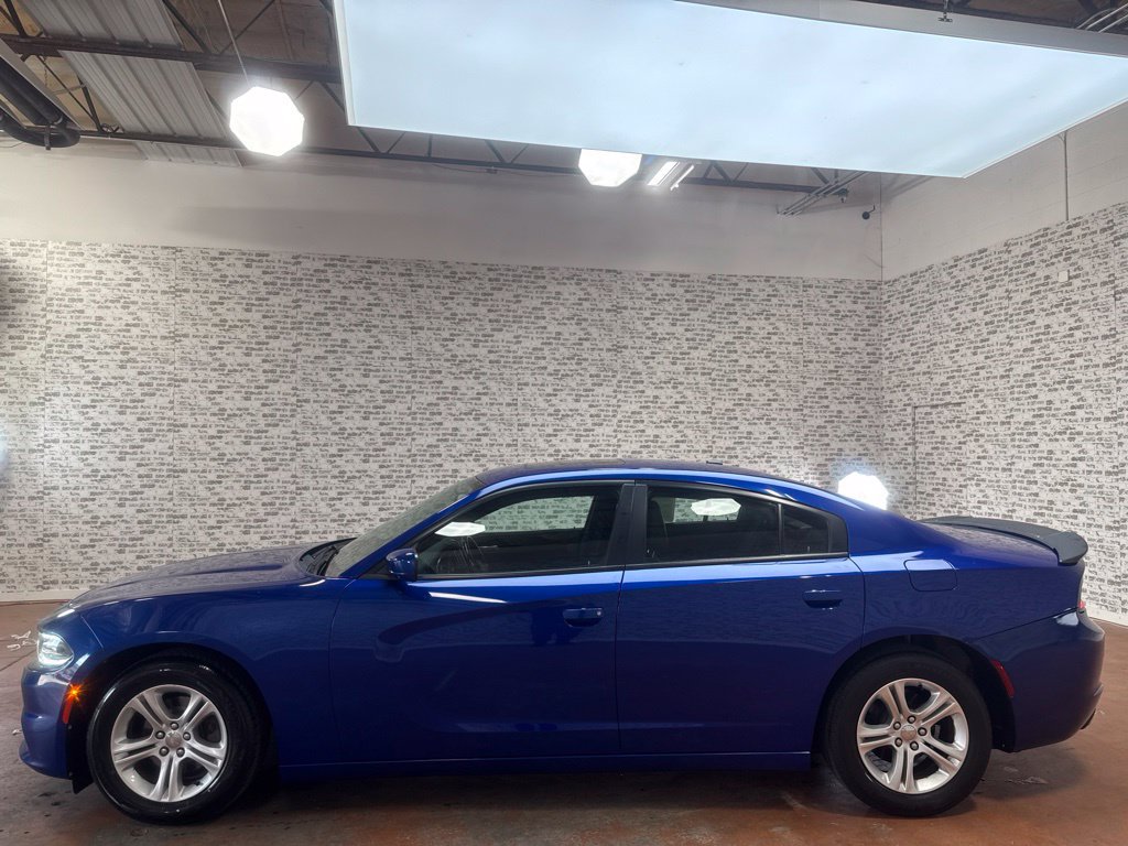 Used 2019 Dodge Charger SXT w/ Leather Interior Group RWD image 4