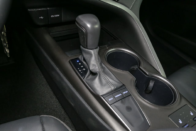 Used 2024 Toyota Camry SE w/ Cold Weather Package FWD image 22