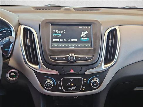 Used 2018 Chevrolet Equinox LT FWD image 14
