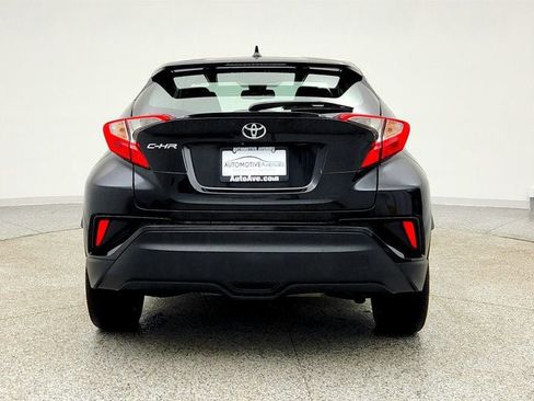Used 2018 Toyota C-HR XLE image 6
