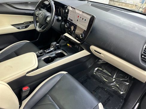 Used 2024 Lexus NX 350h AWD w/ Vision Package image 18