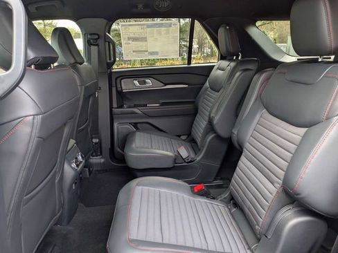 New 2026 Ford Explorer ST-Line w/ ST-Line Street Pack image 13