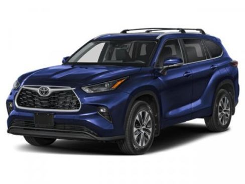 Certified 2025 Toyota Highlander XLE FWD image 2