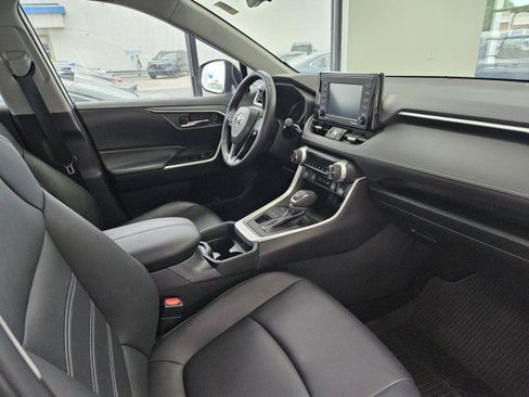 Used 2021 Toyota RAV4 XLE Premium AWD/4WD image 14