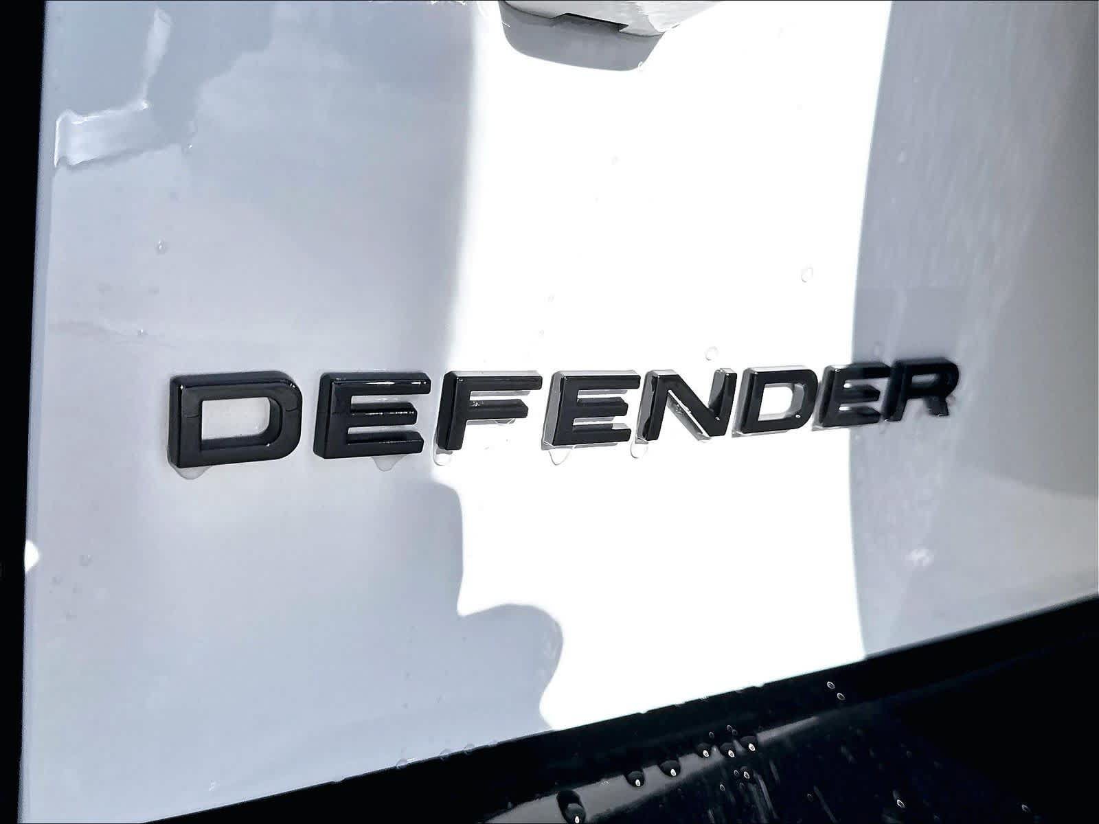 Used 2024 Land Rover Defender 110 S AWD/4WD image 8