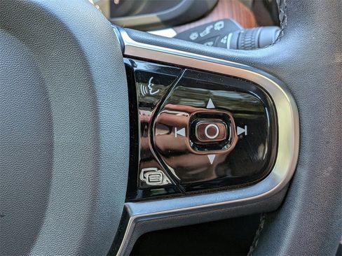 Certified 2023 Volvo XC60 B5 Plus w/ Protection Package Premier image 29