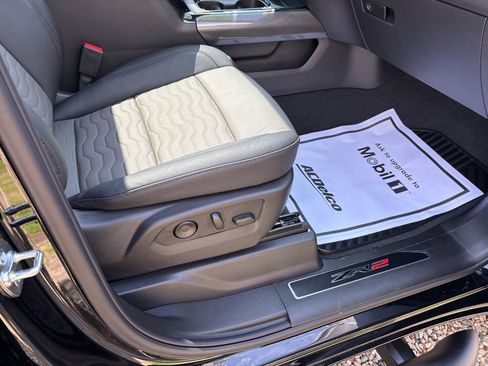 Used 2025 Chevrolet Silverado 1500 ZR2 w/ Technology Package AWD/4WD image 36