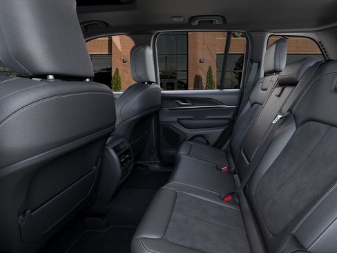 New 2026 Jeep Grand Cherokee Laredo image 23