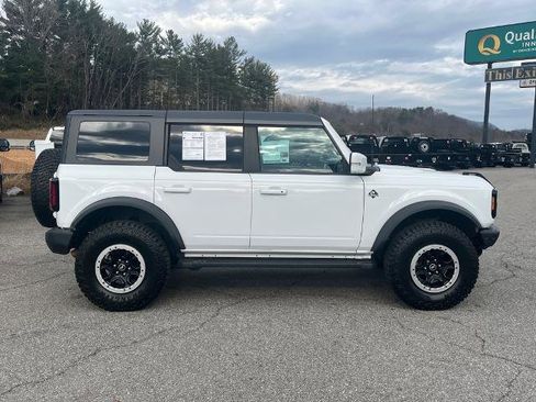 Certified 2022 Ford Bronco Outer Banks w/ Sasquatch Package image 2