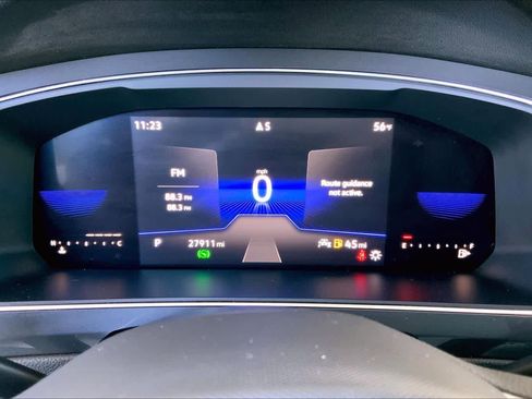 Used 2022 Volkswagen Tiguan SE R-Line image 25