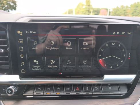 Used 2025 GMC Sierra 1500 SLT w/ SLT Premium Plus Package image 22