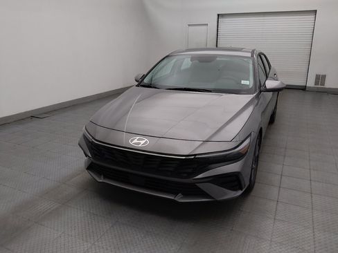 Used 2025 Hyundai Elantra SEL FWD image 15