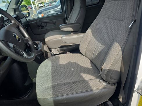 Used 2016 Chevrolet Express 3500 LT w/ LT Preferred Equipment Group RWD image 8