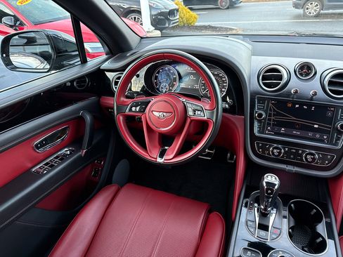 Used 2019 Bentley Bentayga image 65