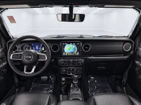 Used 2023 Jeep Wrangler Unlimited Sahara w/ Cold Weather Group AWD/4WD image 23