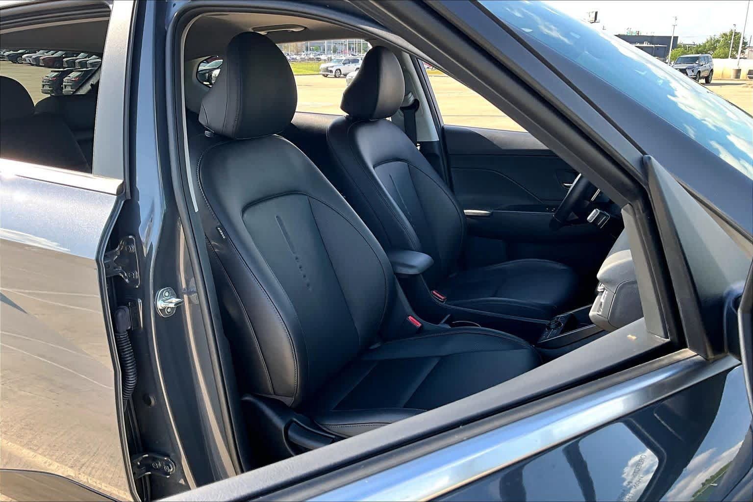 Used 2024 Hyundai Kona Limited FWD image 8