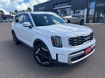 Used 2024 Kia Telluride S w/ S Sunroof Package