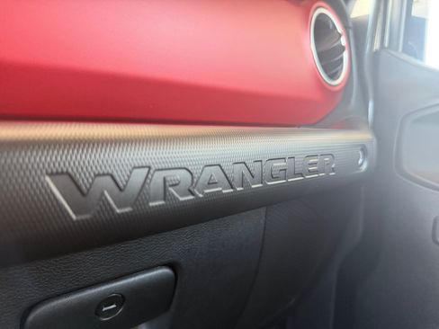 Used 2023 Jeep Wrangler Rubicon AWD/4WD image 24