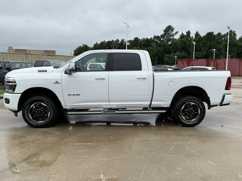 Used 2025 RAM 2500 Laramie AWD/4WD image 13
