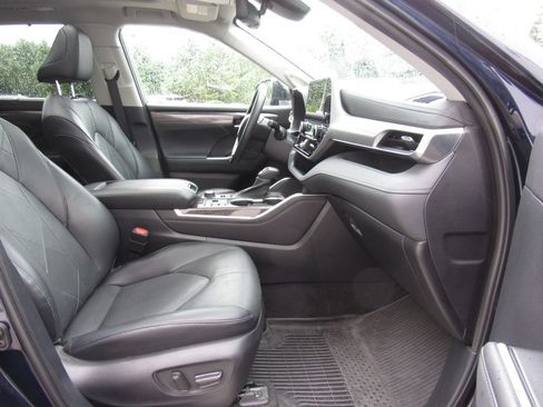 Used 2023 Toyota Highlander Platinum AWD/4WD image 20
