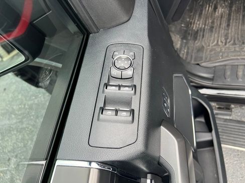 Used 2018 Ford F150 Lariat w/ Equipment Group 502A Luxury image 14