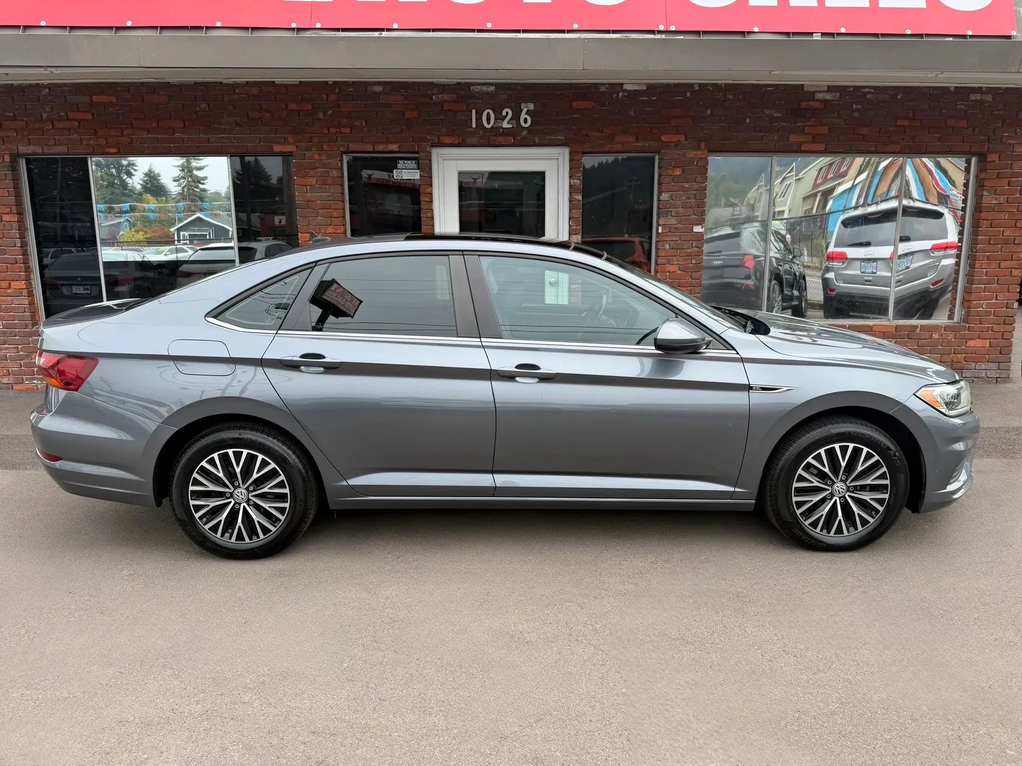 Used 2019 Volkswagen Jetta SEL FWD image 2
